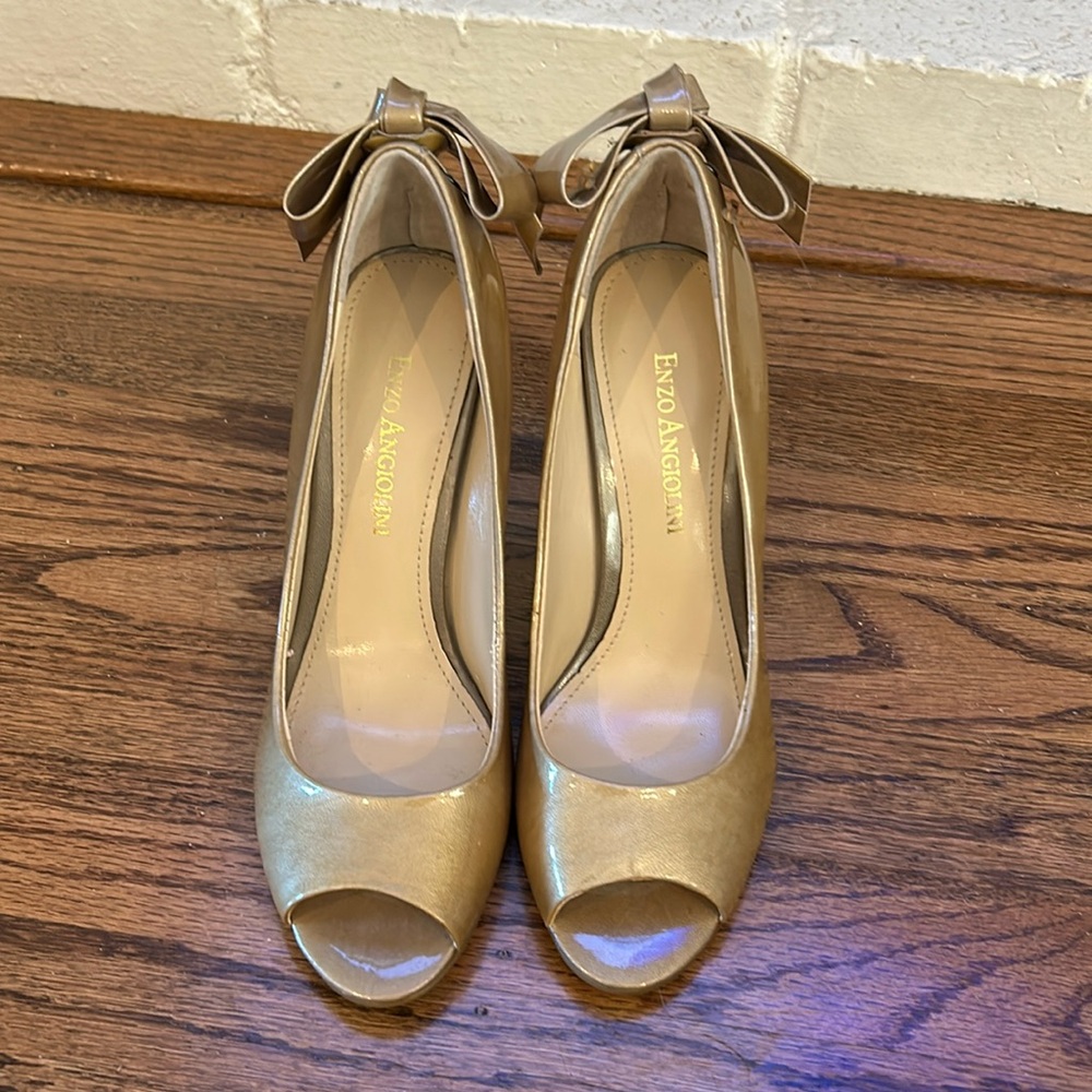 Enzo Angiolini Peep Toe Heels with Bow Detail Size 5